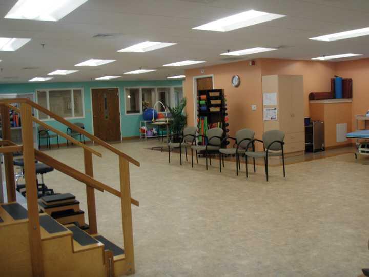 Photo of Apple Rehab Shelton Lakes, Assisted Living, Shelton, CT 3
